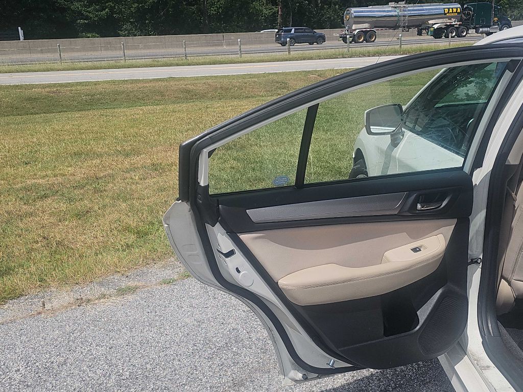 2015 Subaru Legacy Image 13
