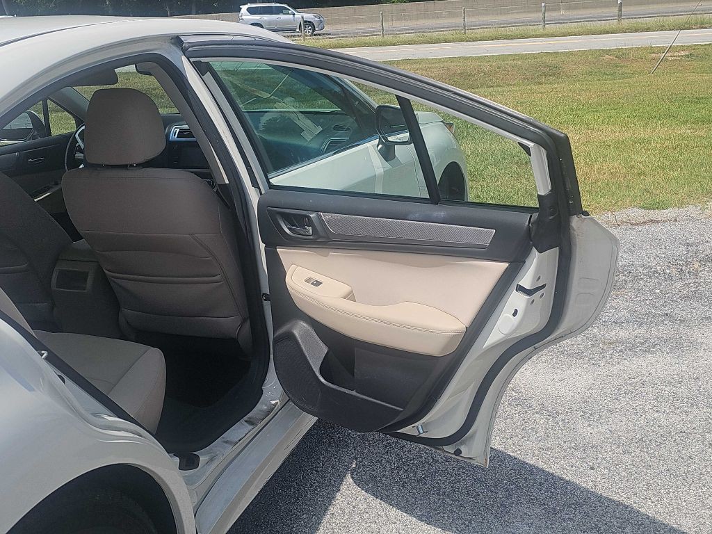 2015 Subaru Legacy Image 17