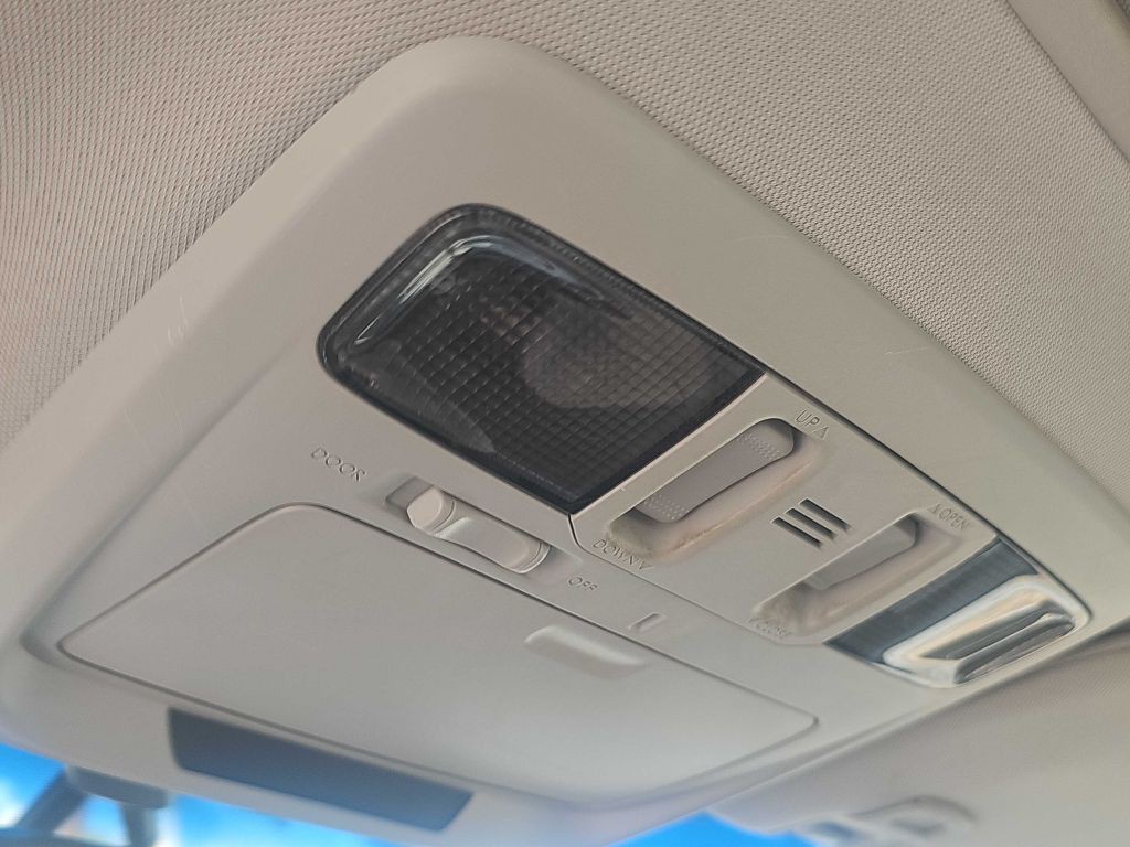 2015 Subaru Legacy Image 28