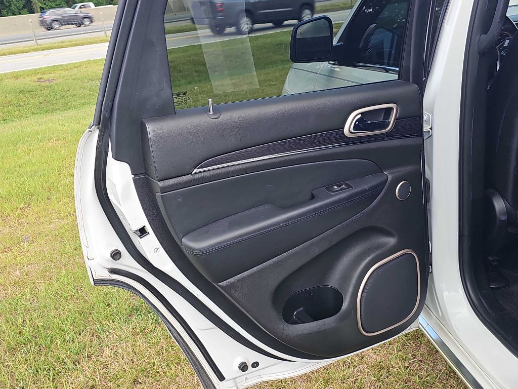 2017 Jeep Grand Cherokee Image 20
