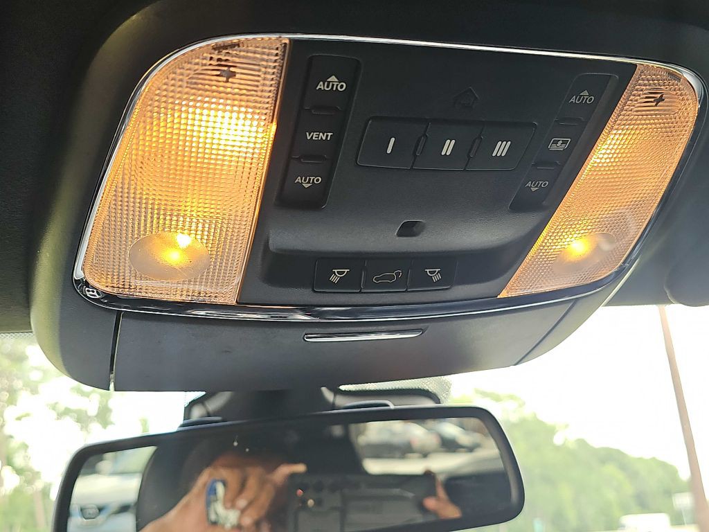 2017 Jeep Grand Cherokee Image 34