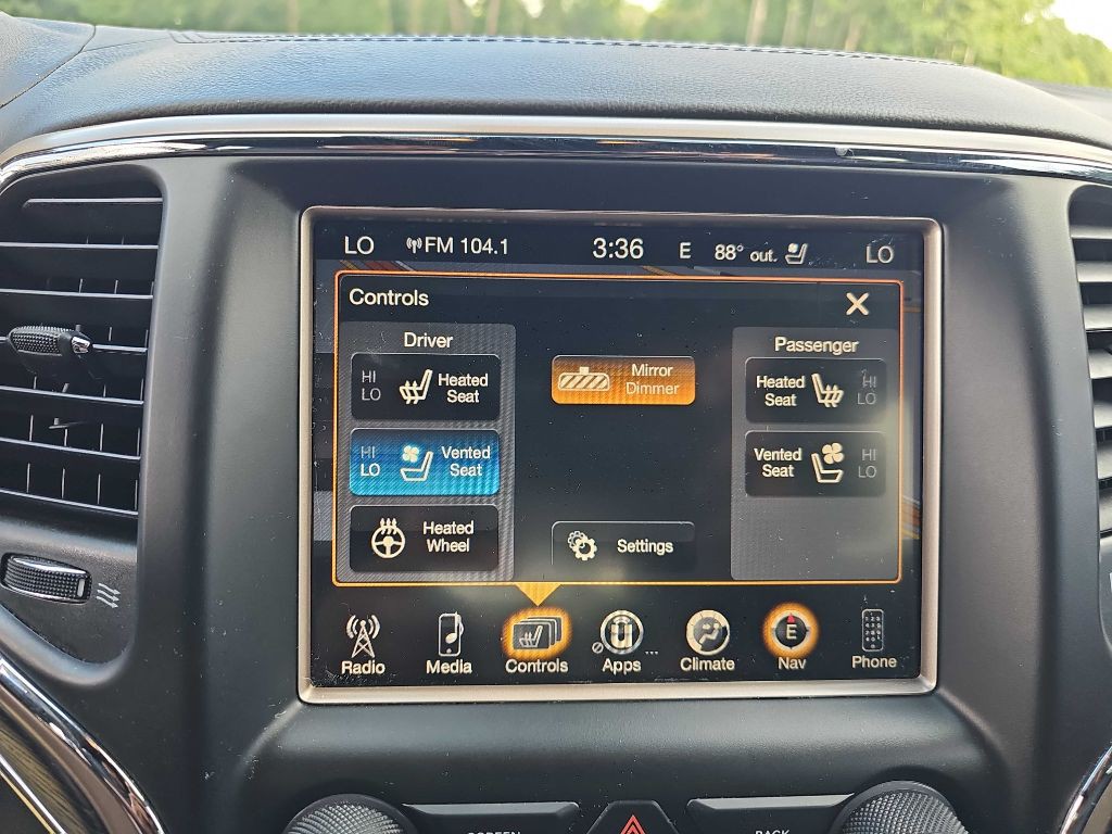 2017 Jeep Grand Cherokee Image 38