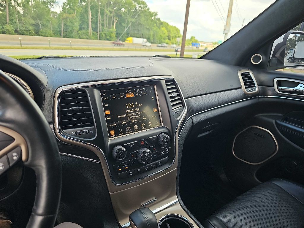 2017 Jeep Grand Cherokee Image 40