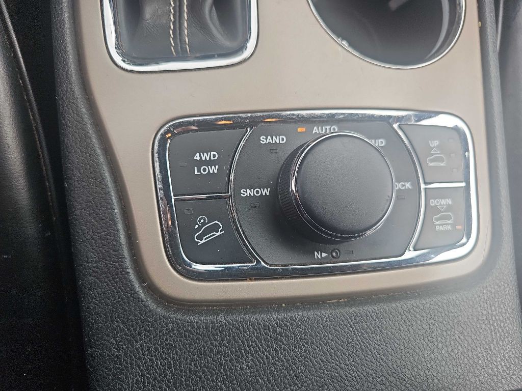 2016 Jeep Grand Cherokee Image 35