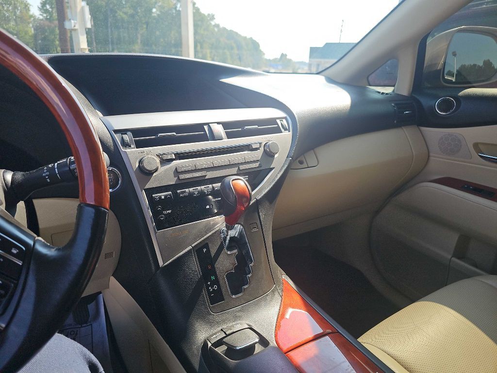2010 Lexus RX Image 24