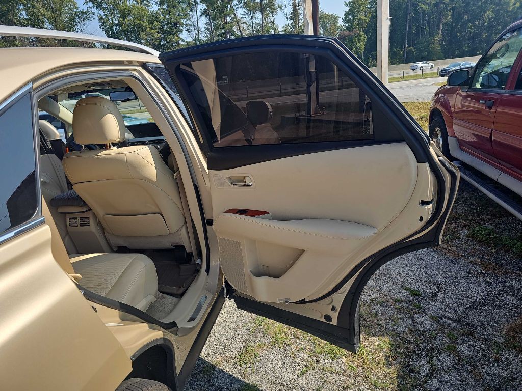 2010 Lexus RX Image 25