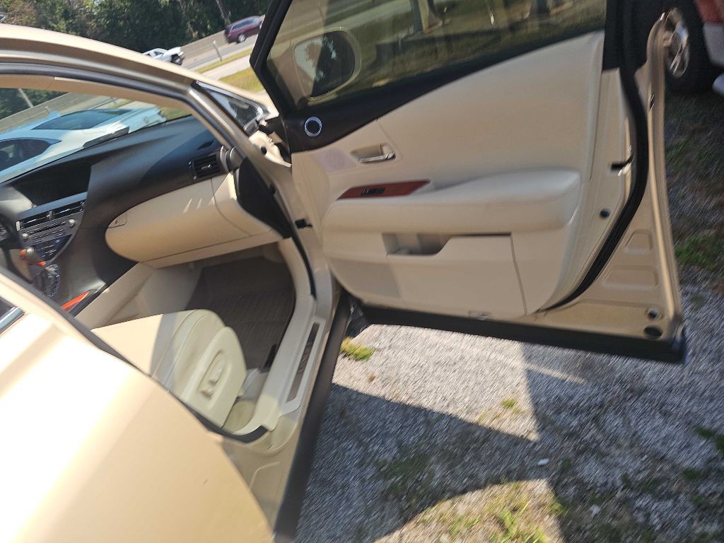 2010 Lexus RX Image 27