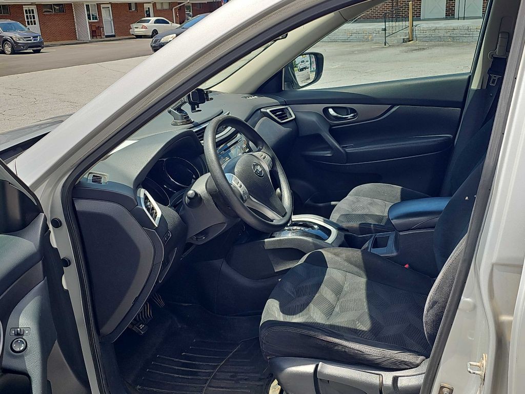 2016 Nissan Rogue Image 15