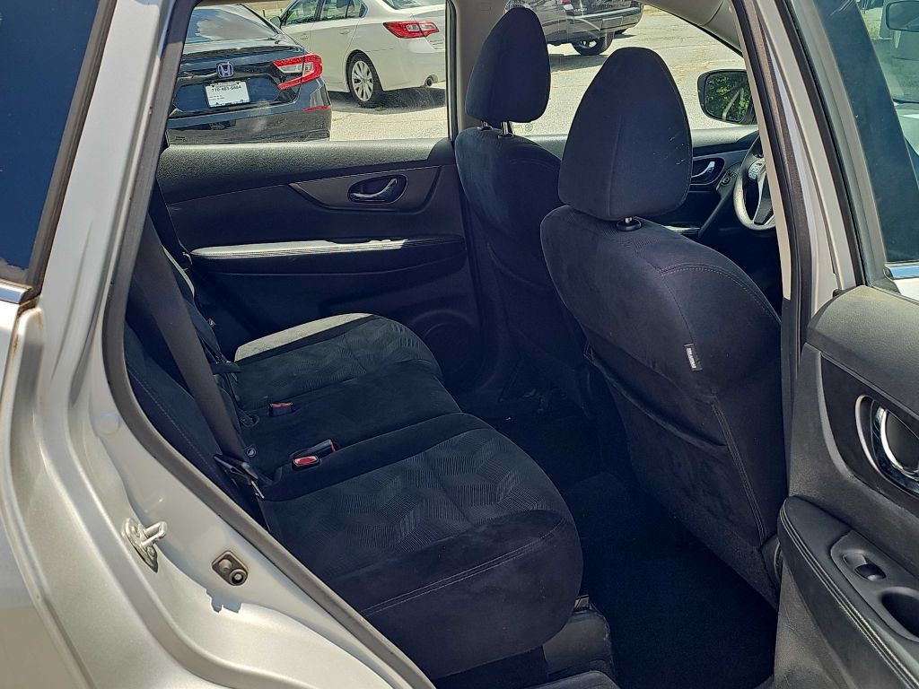 2016 Nissan Rogue Image 19
