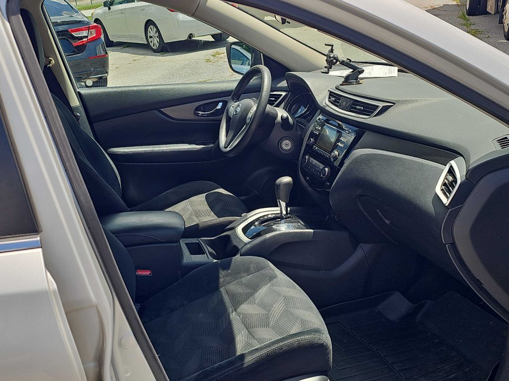2016 Nissan Rogue Image 20