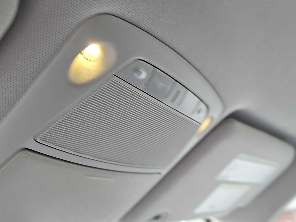 2016 Nissan Rogue Image 28