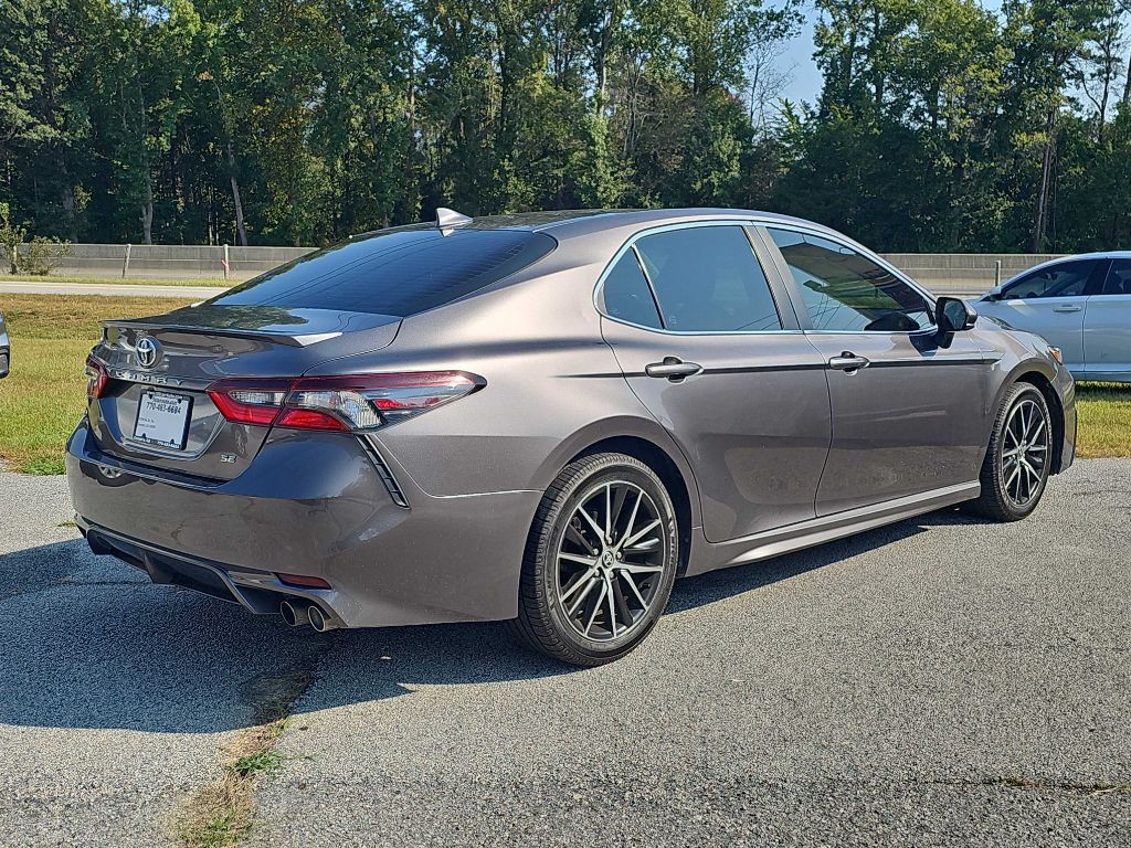 2021 Toyota Camry Image 3
