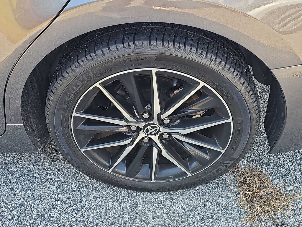 2021 Toyota Camry Image 9