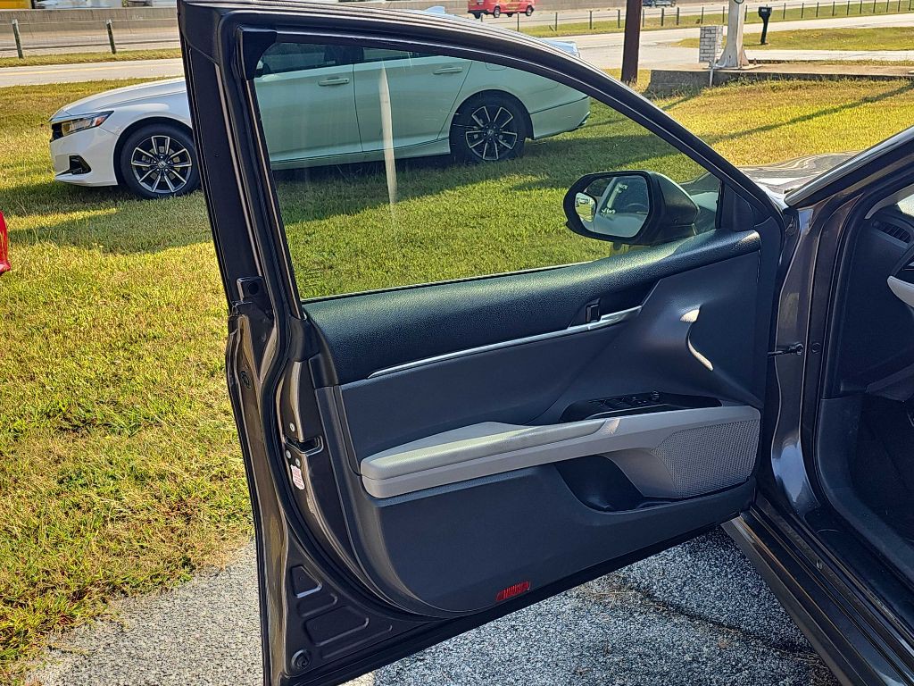 2021 Toyota Camry Image 15