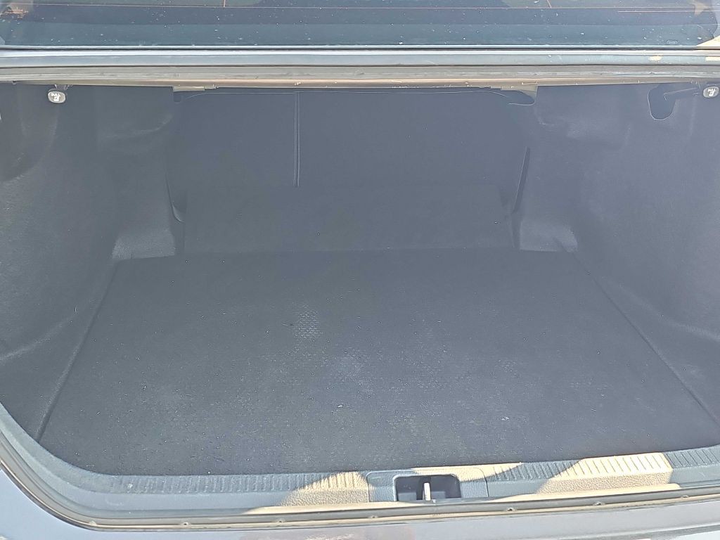 2021 Toyota Camry Image 17