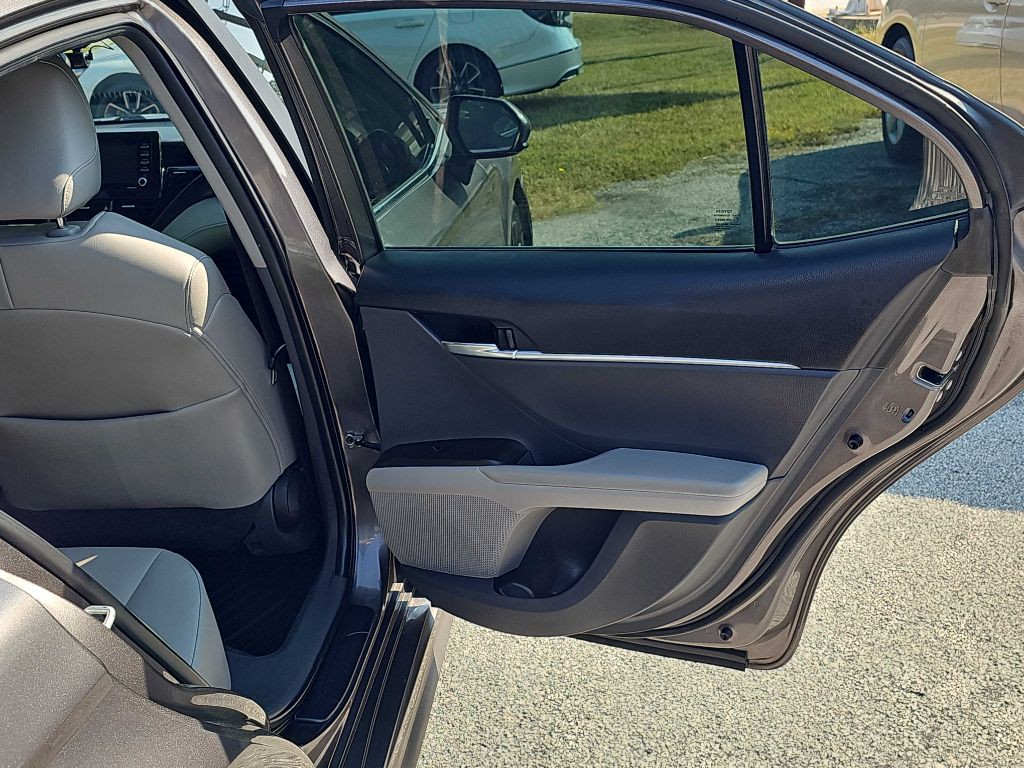 2021 Toyota Camry Image 20