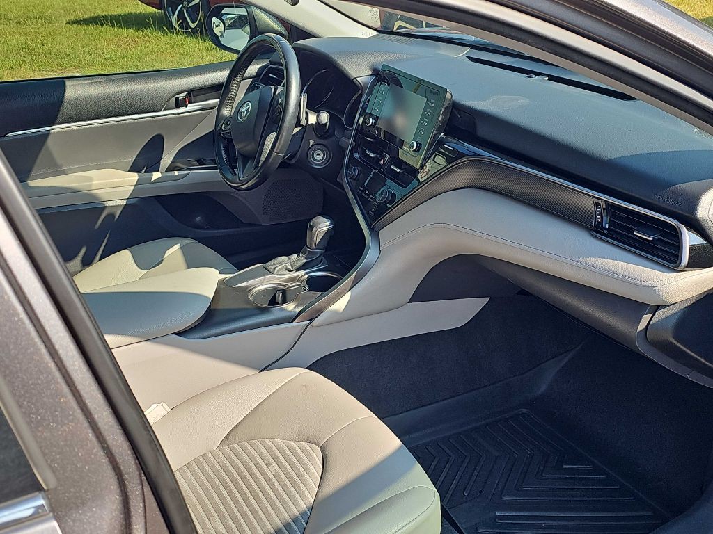 2021 Toyota Camry Image 21