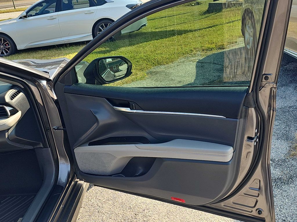 2021 Toyota Camry Image 22