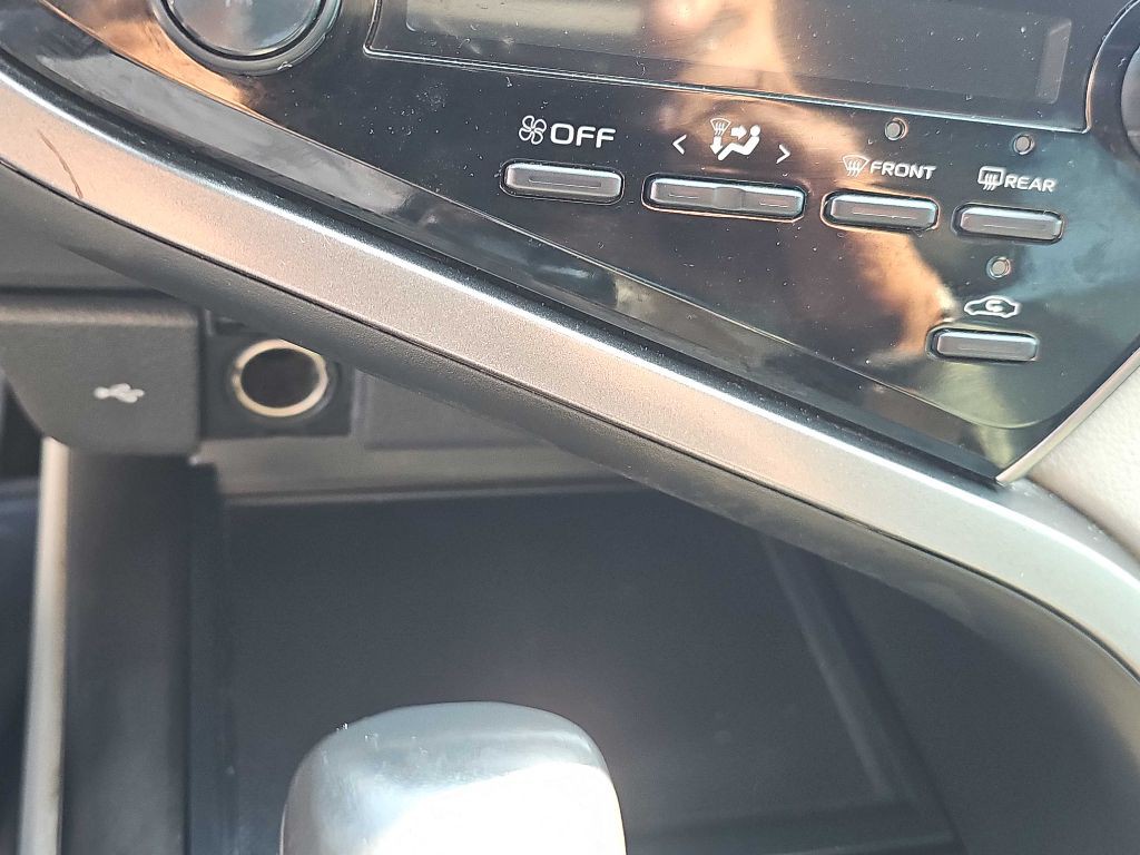 2021 Toyota Camry Image 30