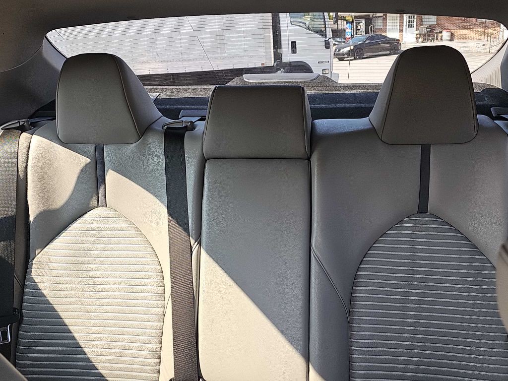 2021 Toyota Camry Image 34