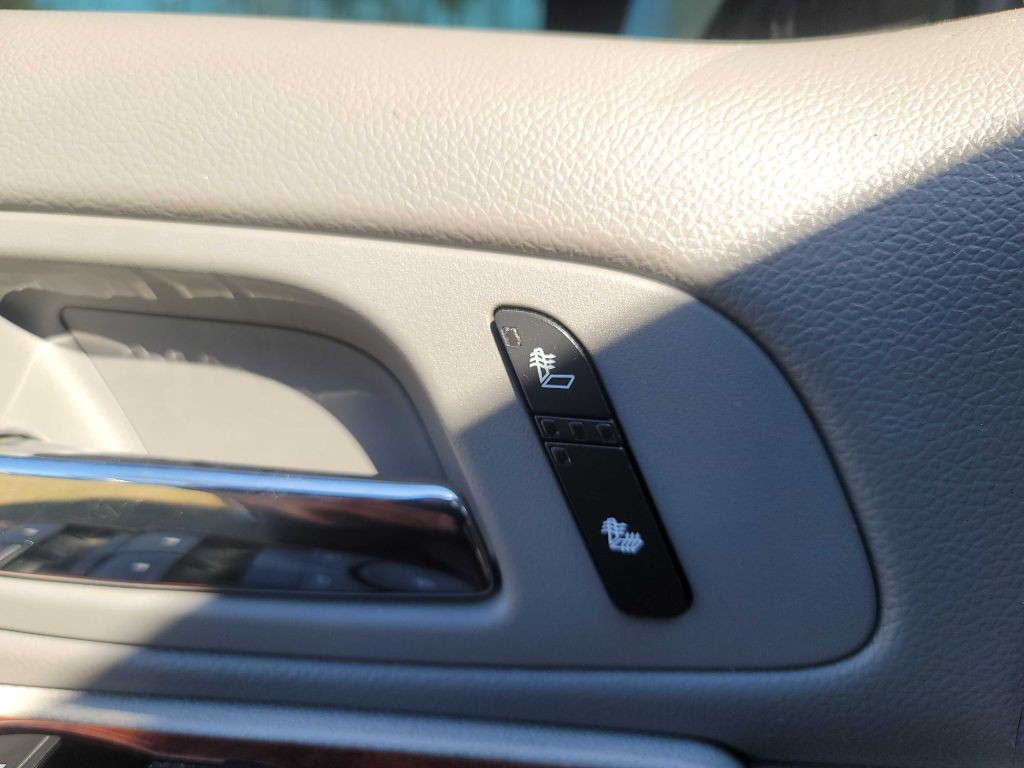 2012 Chevrolet Tahoe Image 22