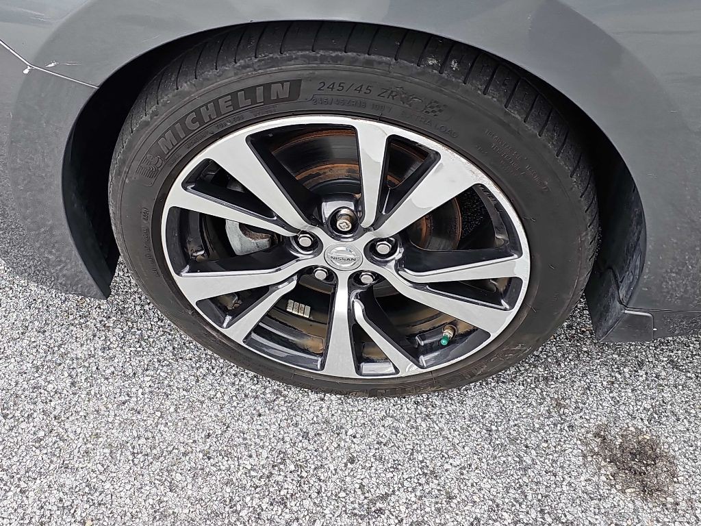 2016 Nissan Maxima Image 10