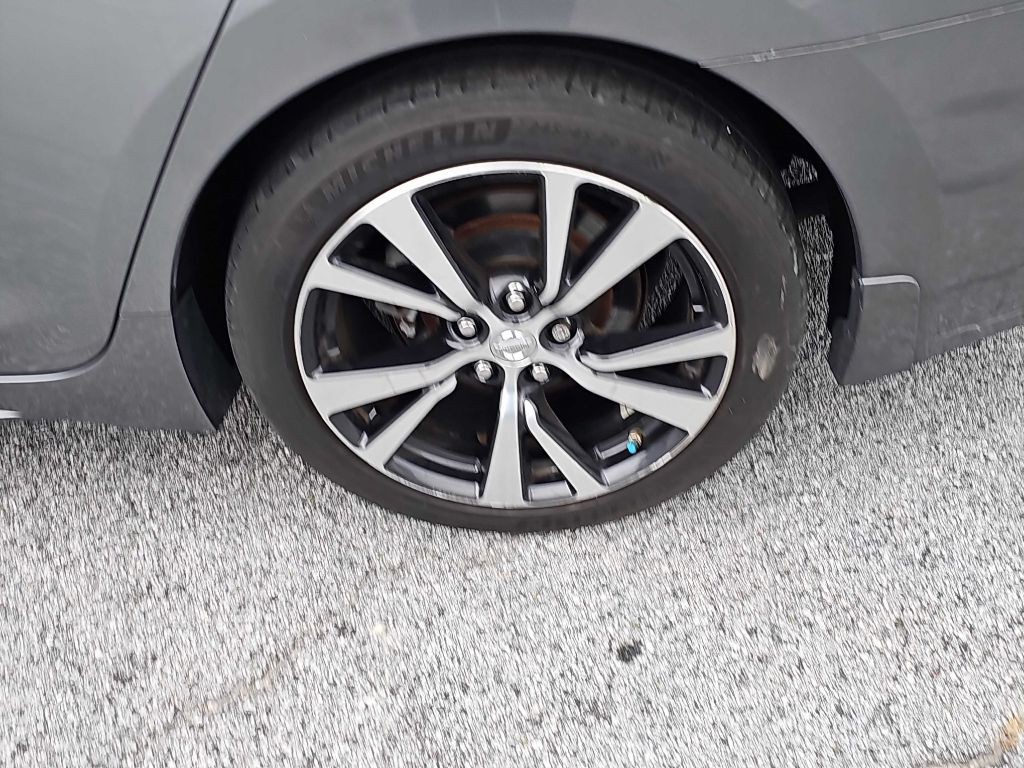 2016 Nissan Maxima Image 11