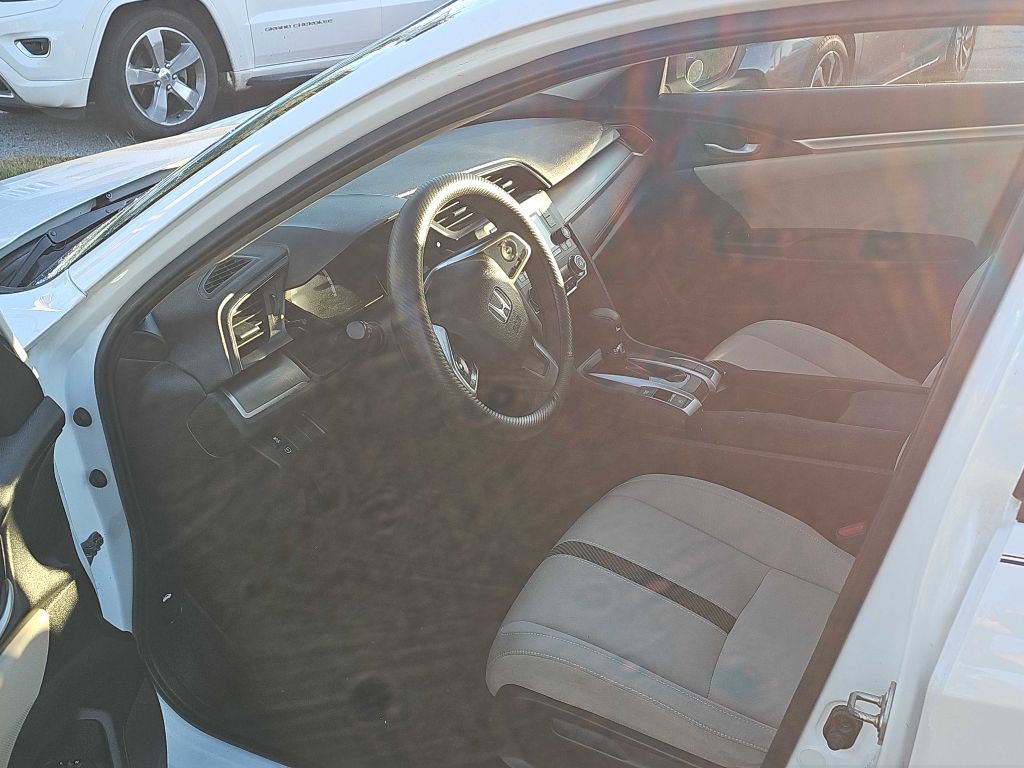 2017 Honda Civic Image 9