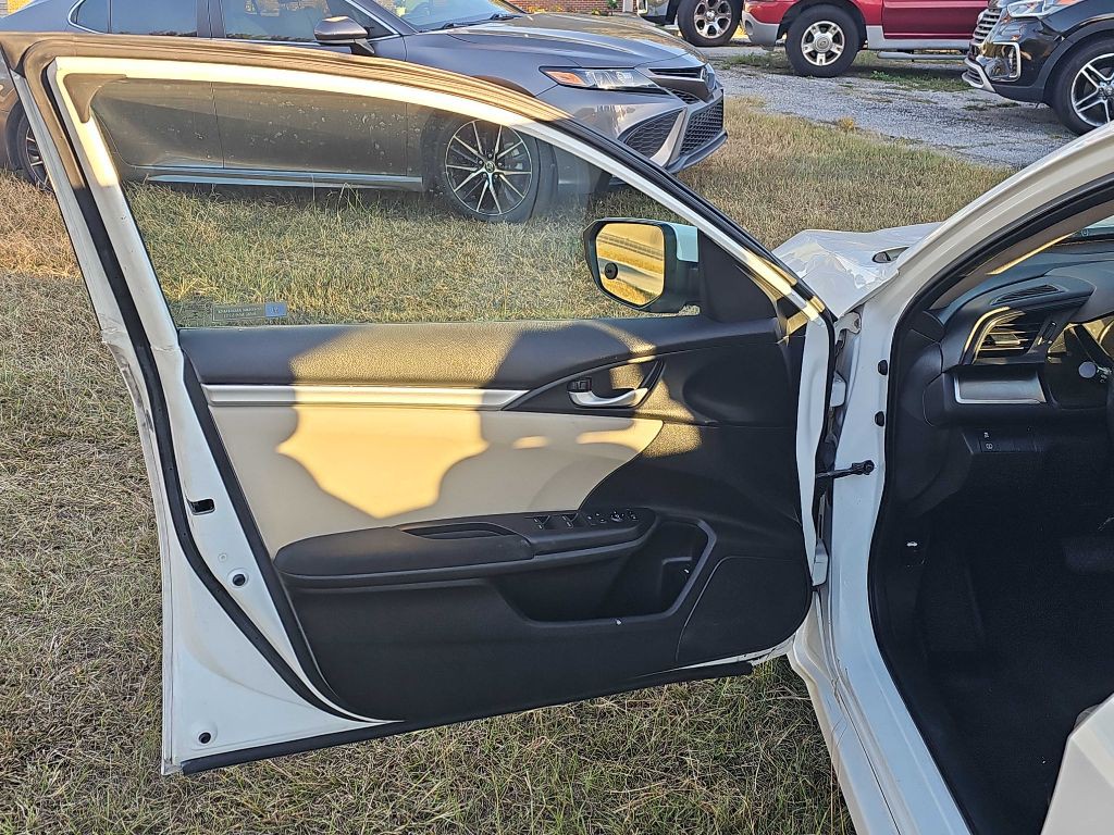 2017 Honda Civic Image 10