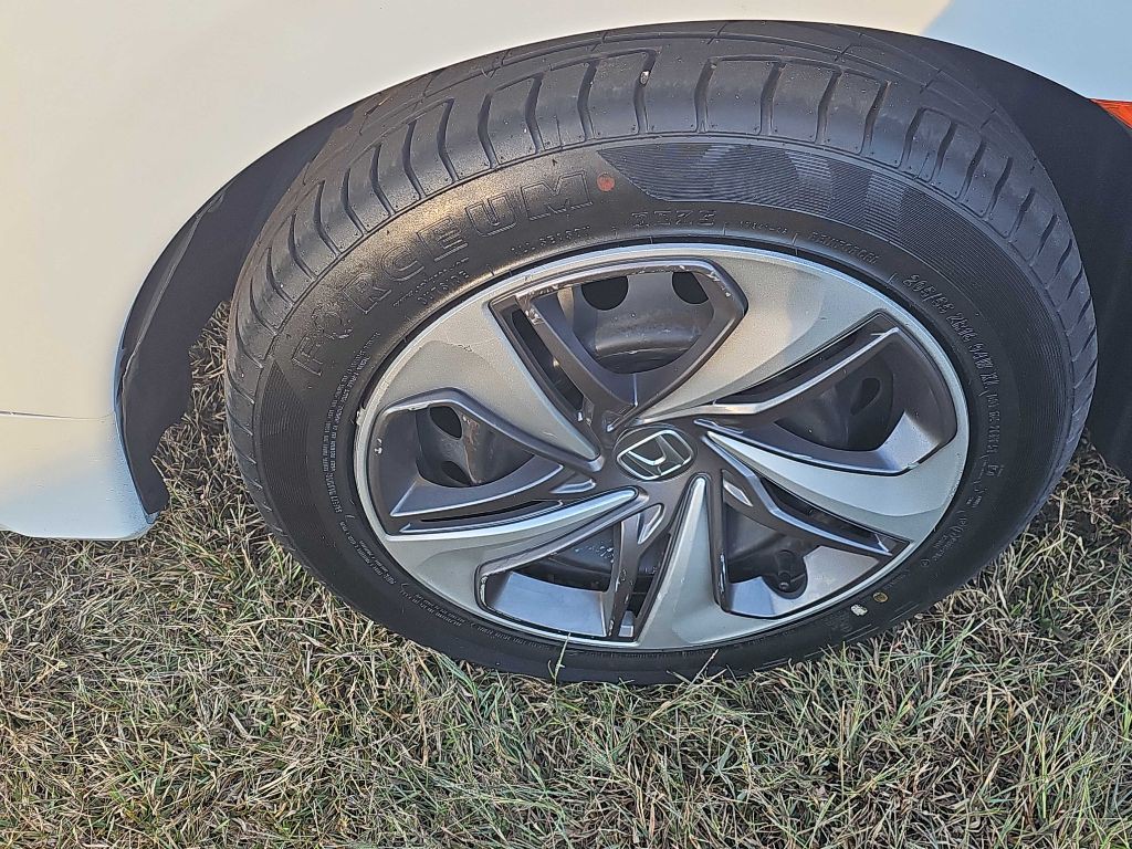 2017 Honda Civic Image 17