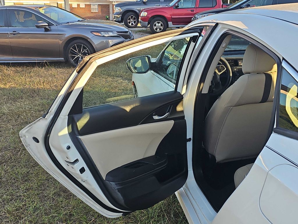 2017 Honda Civic Image 25