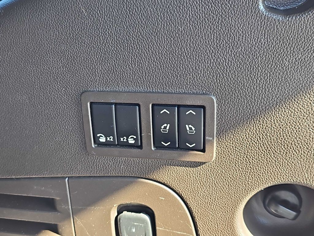 2016 Chevrolet Tahoe Image 20