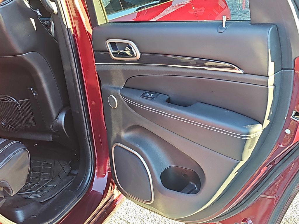 2017 Jeep Grand Cherokee Image 23