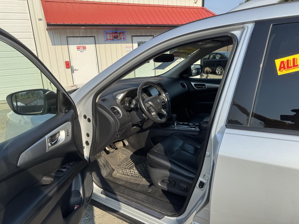 2019 Nissan Pathfinder Image 4