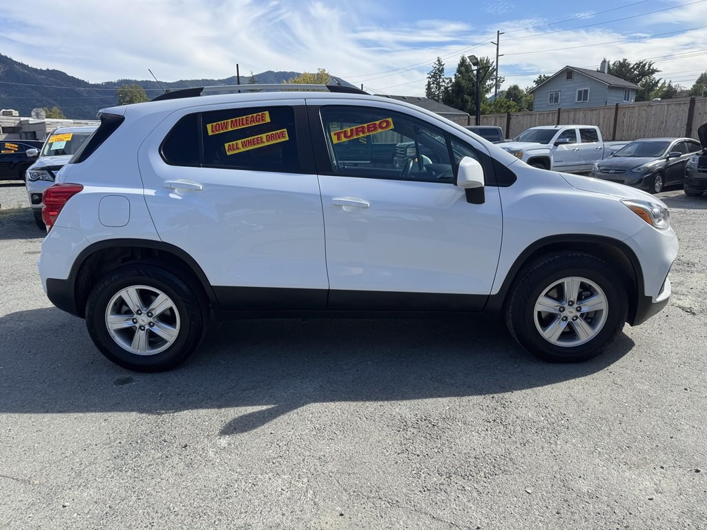 2021 Chevrolet Trax Image 2