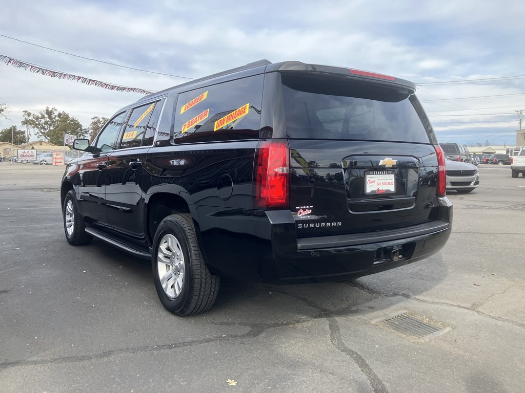 2019 Chevrolet Suburban Image 3