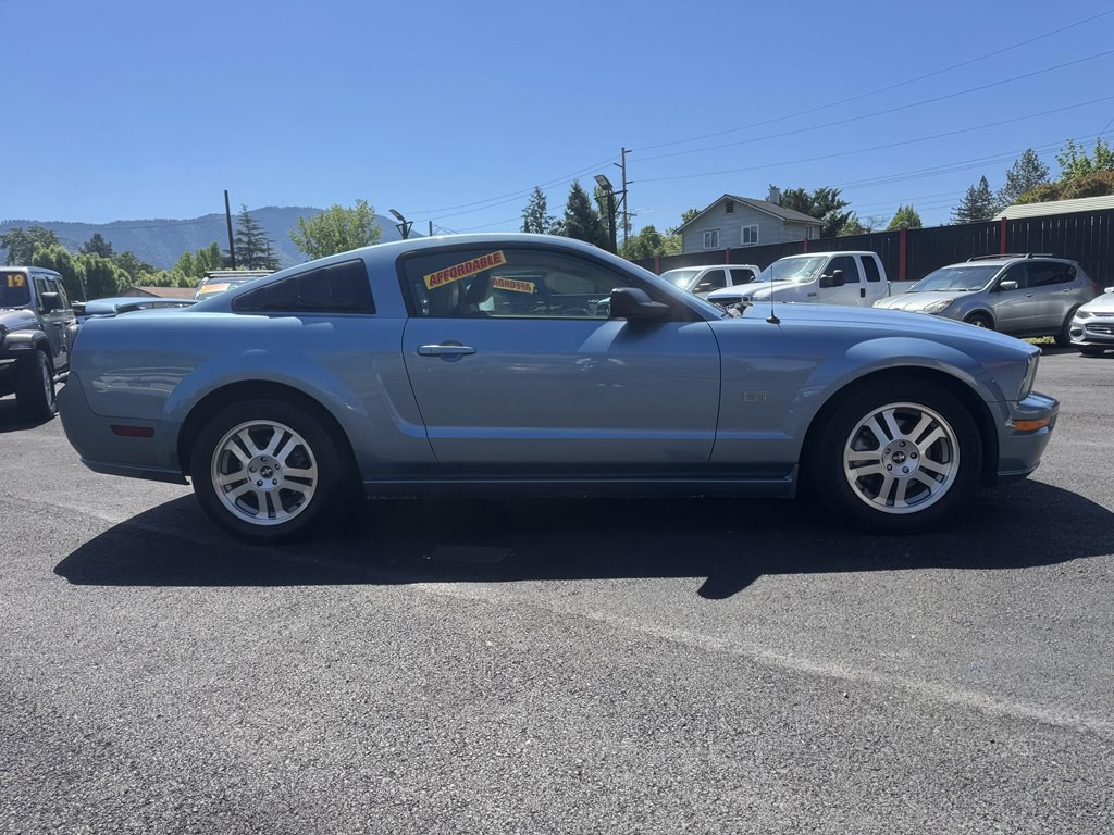 2006 Ford Mustang Image 2