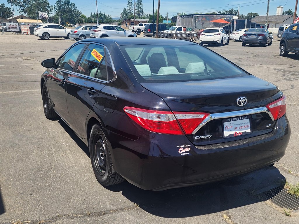 2016 Toyota Camry Image 3