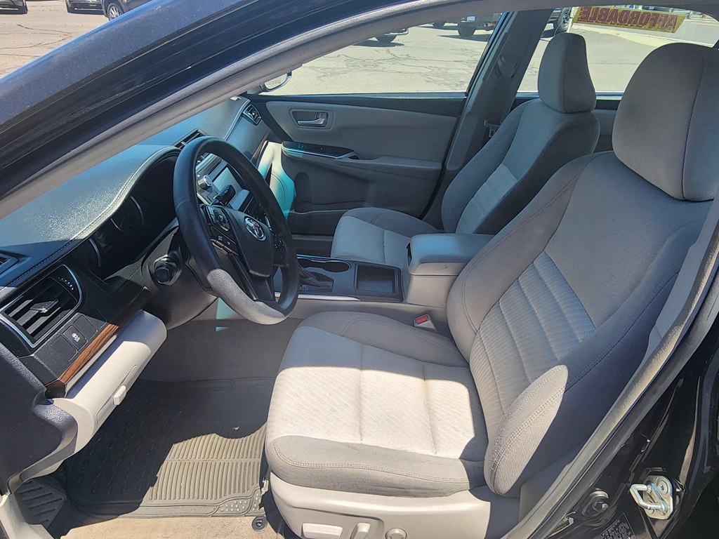2016 Toyota Camry Image 4