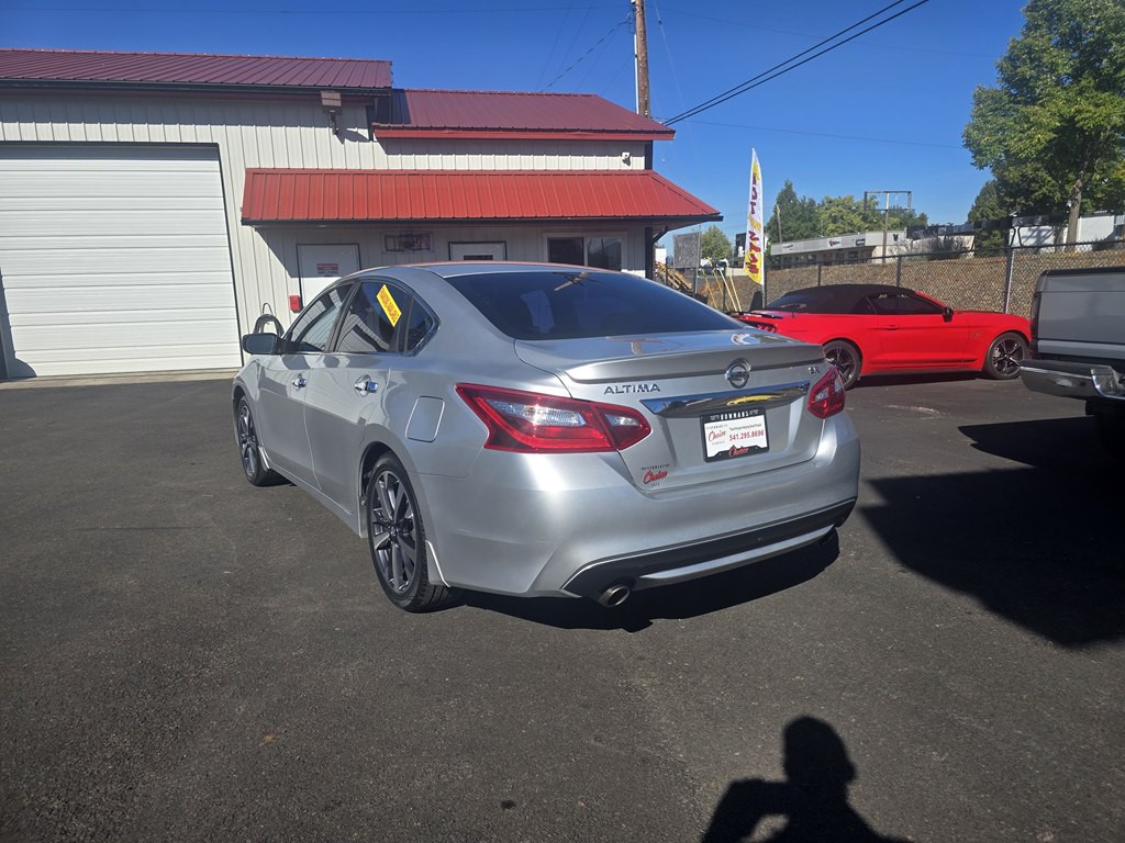 2016 Nissan Altima Image 2