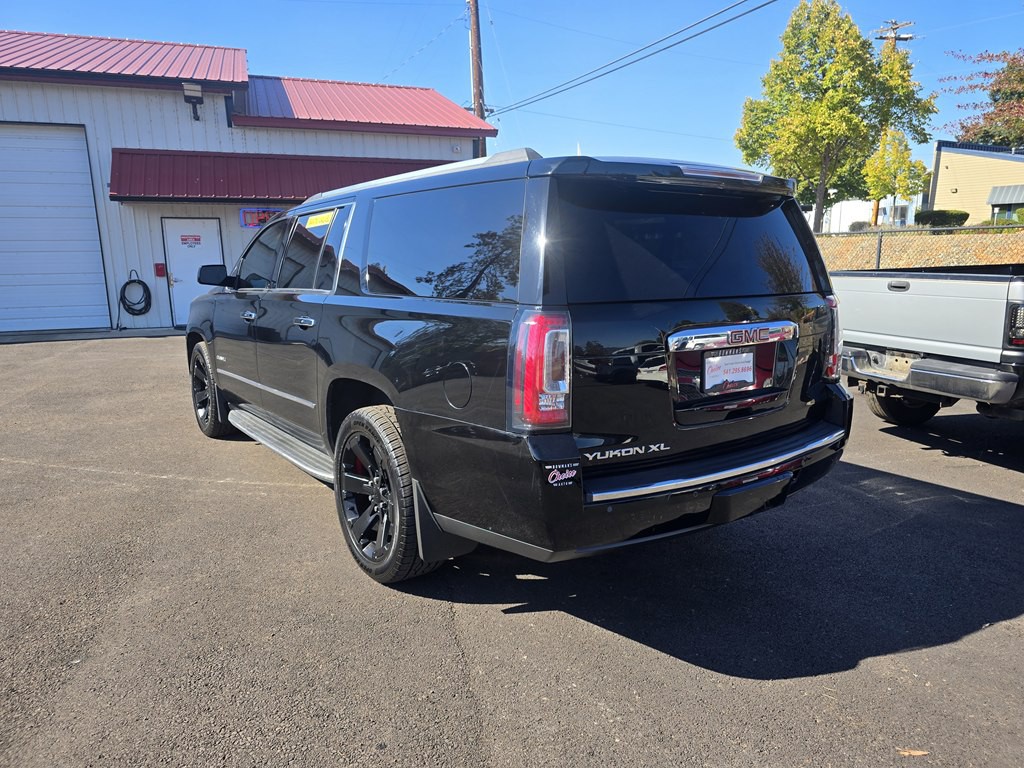 2016 GMC Yukon Image 2