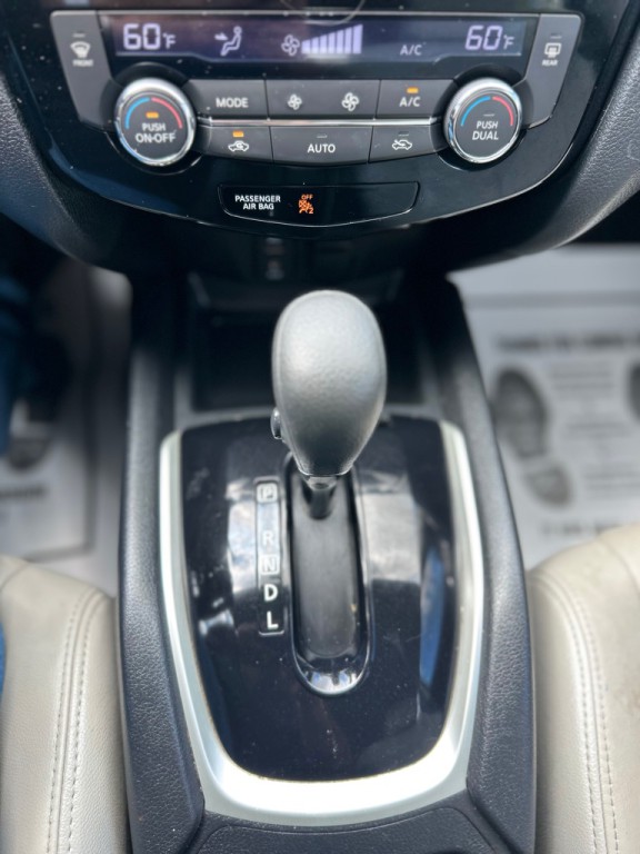 2014 Nissan Rogue Image 18