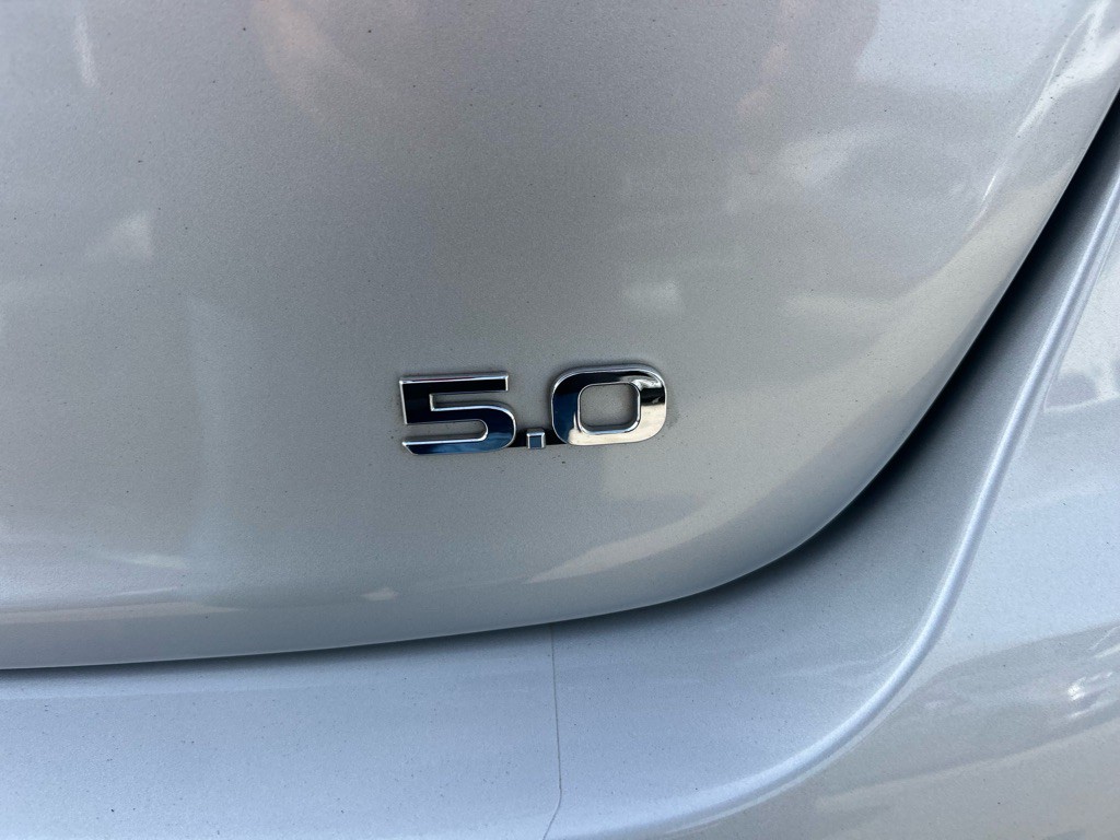 2017 Genesis G80 Image 9