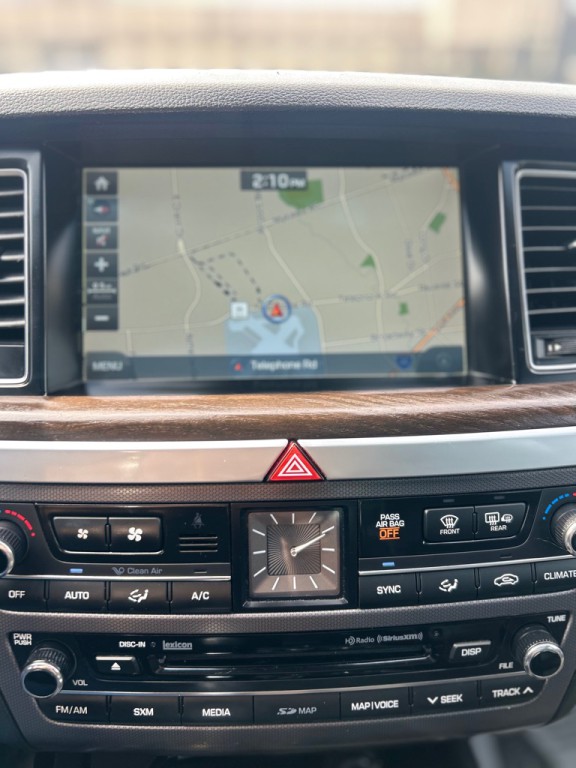 2017 Genesis G80 Image 23