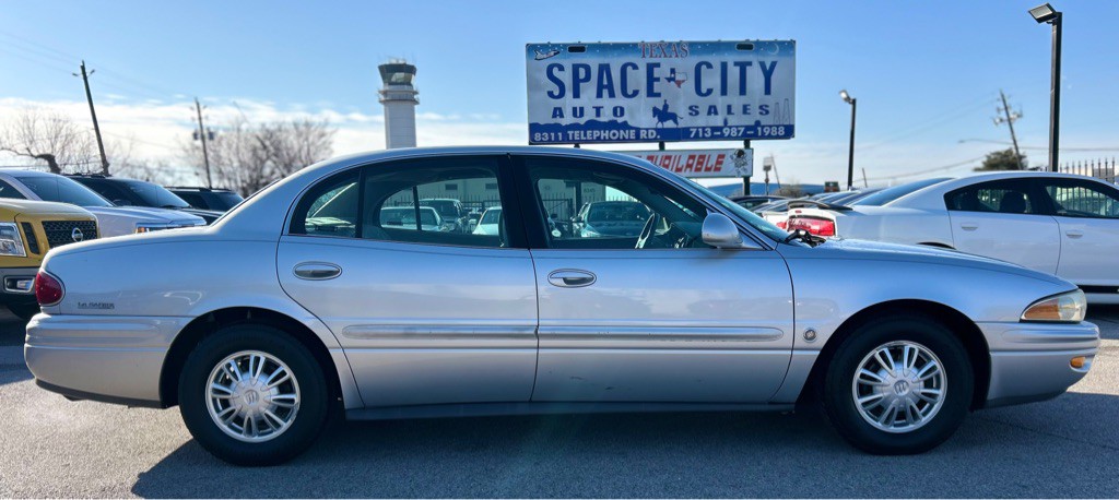 2002 Buick LeSabre Image 1
