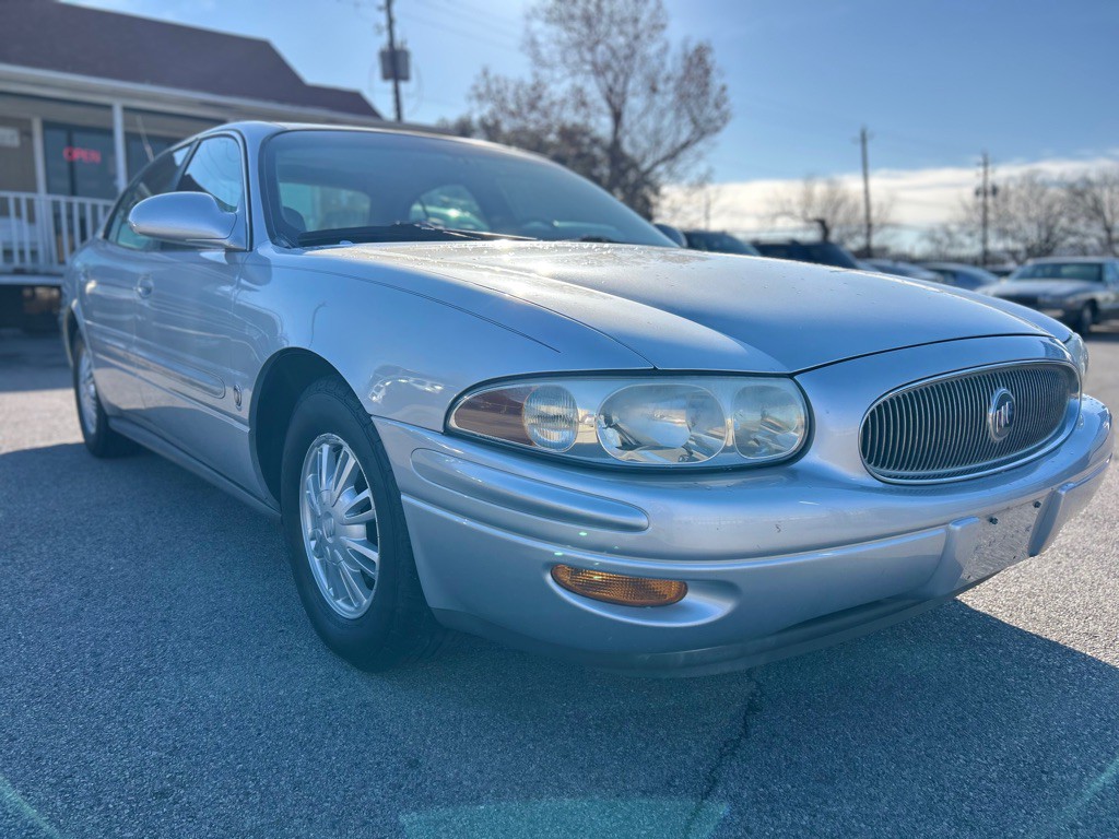 2002 Buick LeSabre Image 2