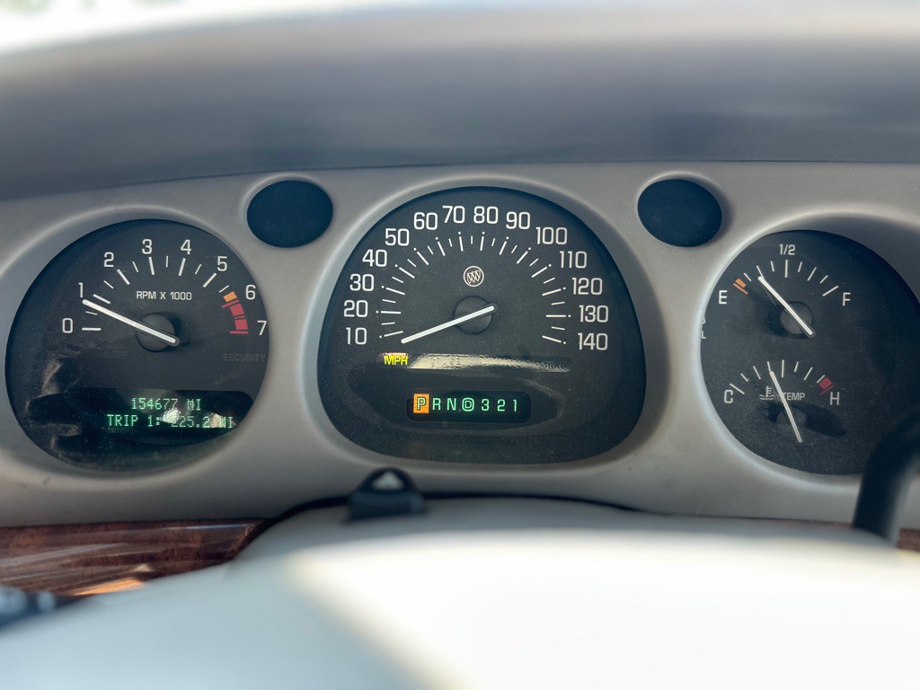 2002 Buick LeSabre Image 15