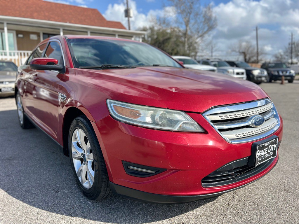 2010 Ford Taurus Image 2
