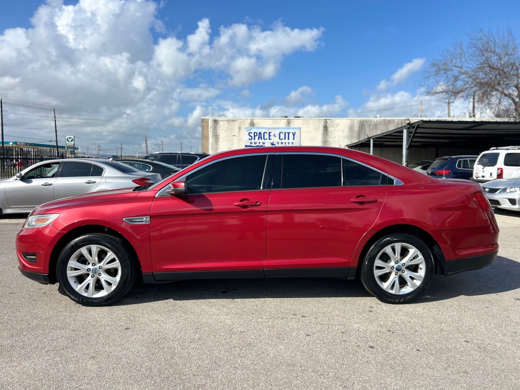 2010 Ford Taurus Image 5