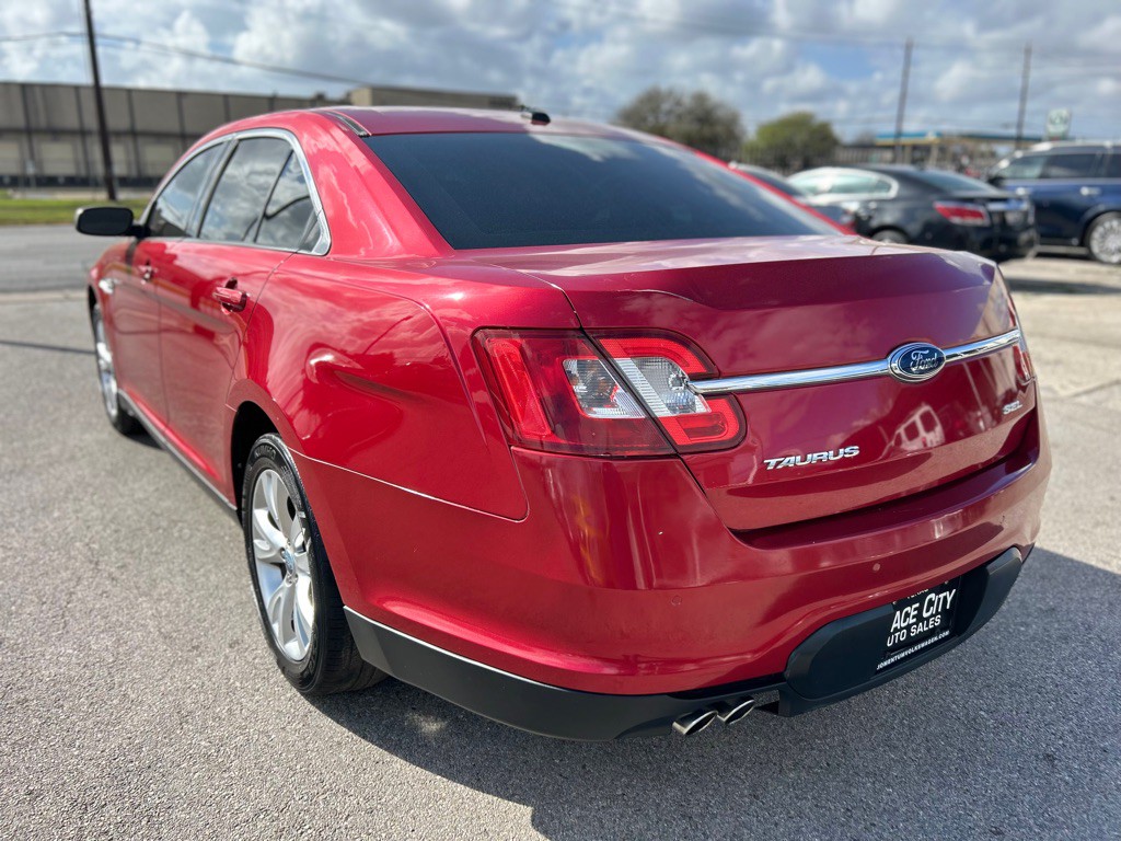 2010 Ford Taurus Image 8